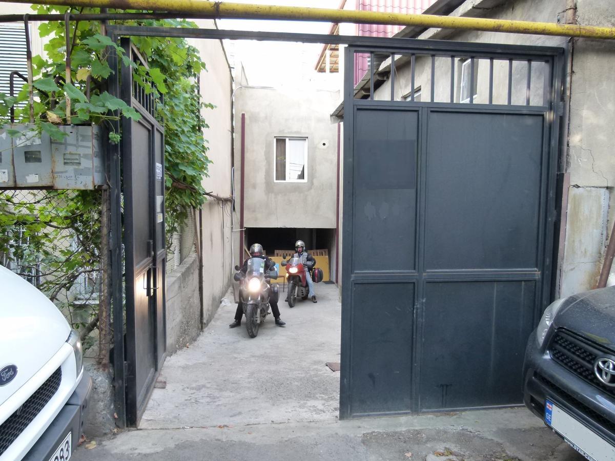 Why Me Eco-Friendly Hostel Tbilisi Exterior foto